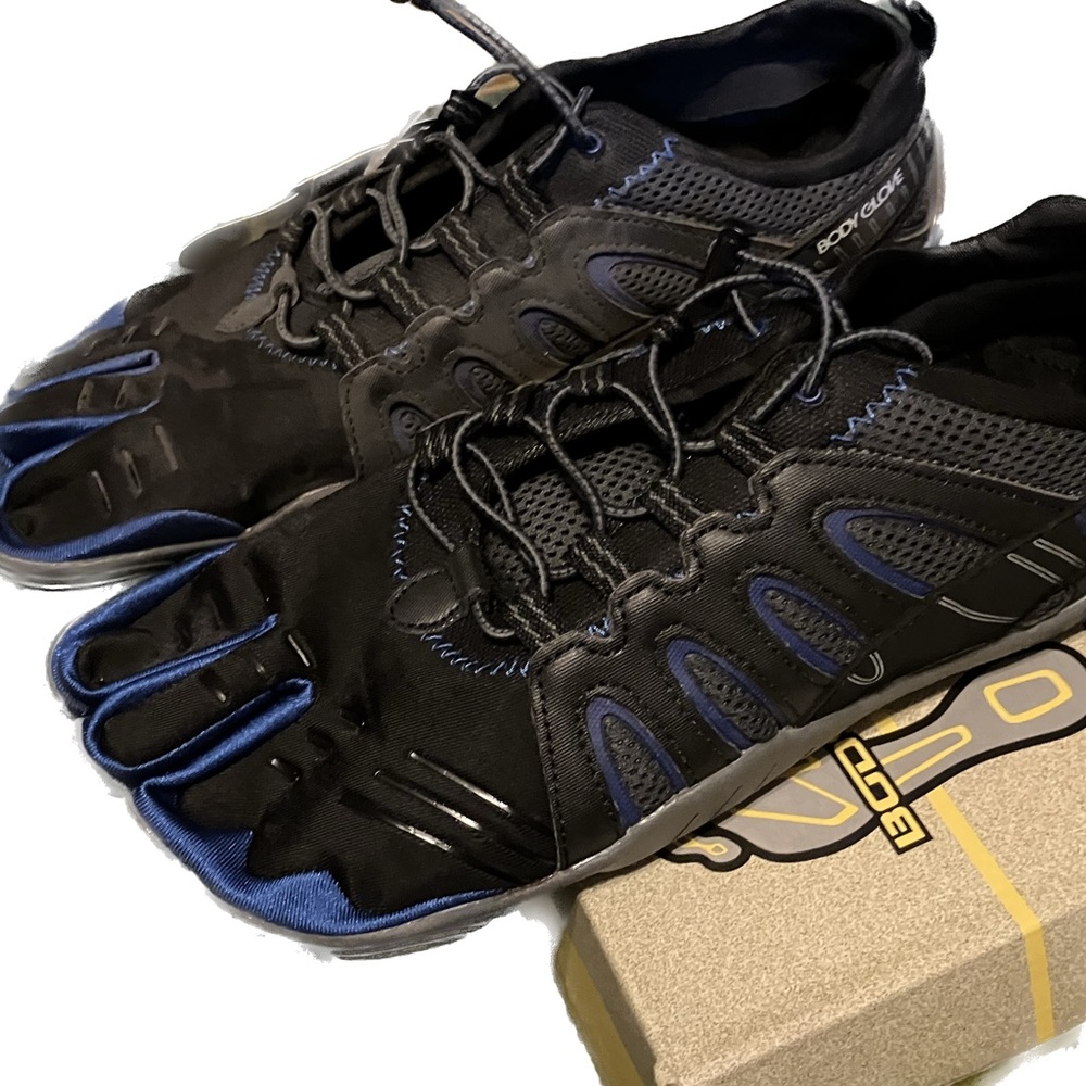 Men’s body glove water outdoor adventure shoes waterproof toe shoes size 13 NEW